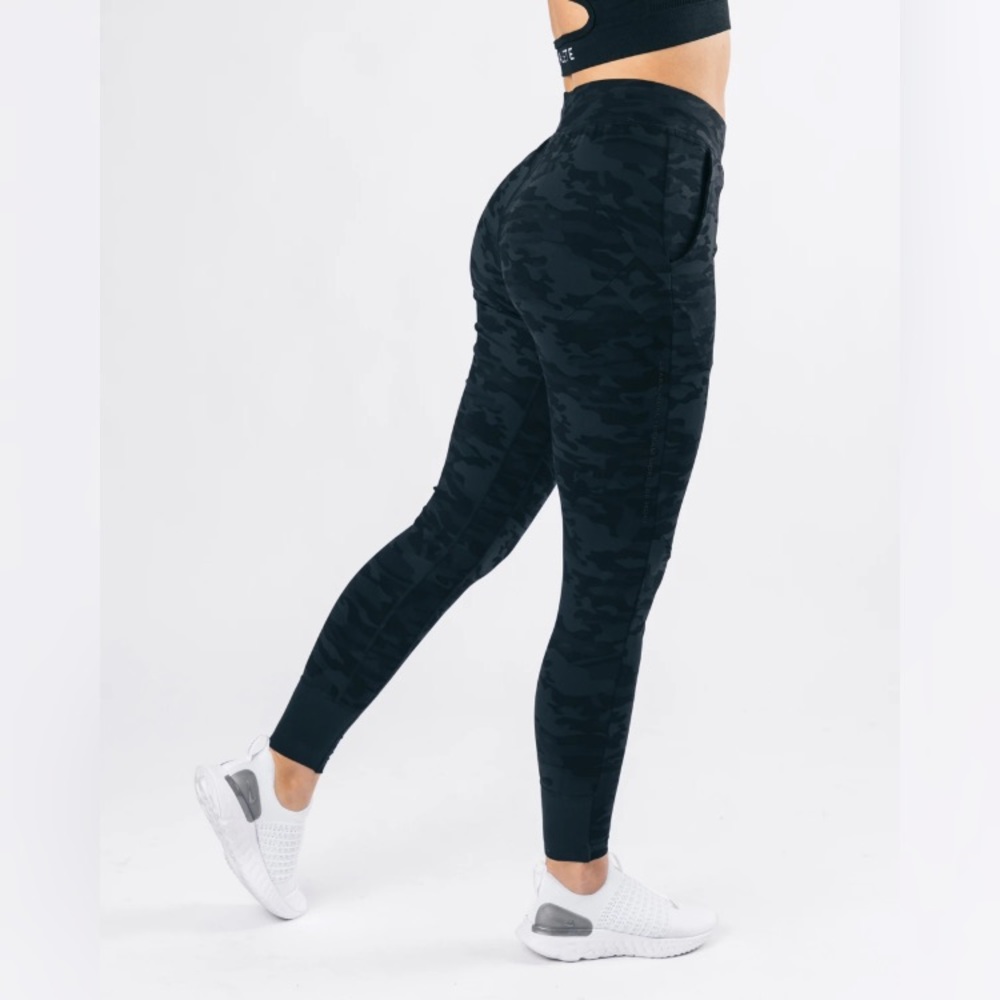 NWT Alphalete Pro-Elite Camo Jogger